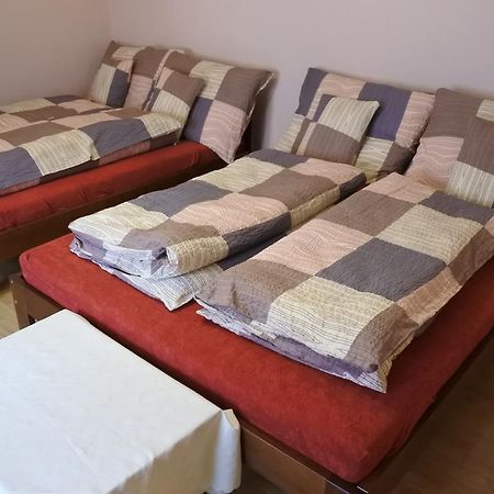 Kisasszony Apartman Έγκερ Εξωτερικό φωτογραφία