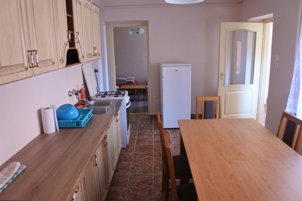 Kisasszony Apartman Έγκερ Εξωτερικό φωτογραφία
