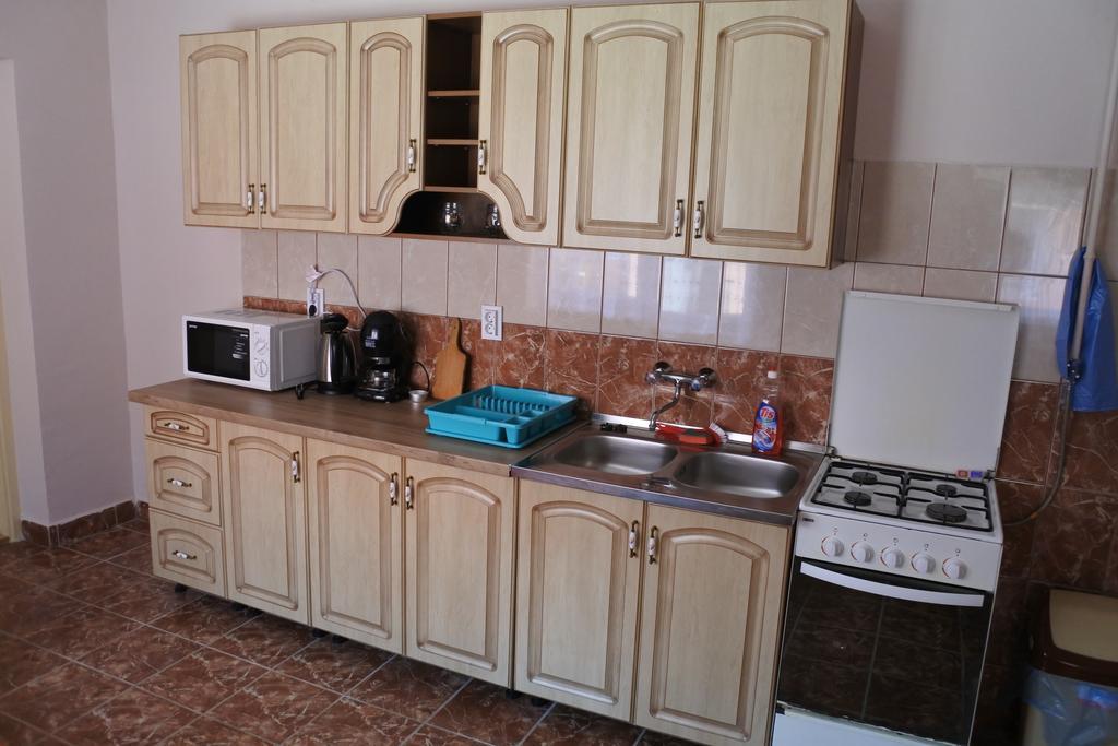 Kisasszony Apartman Έγκερ Εξωτερικό φωτογραφία